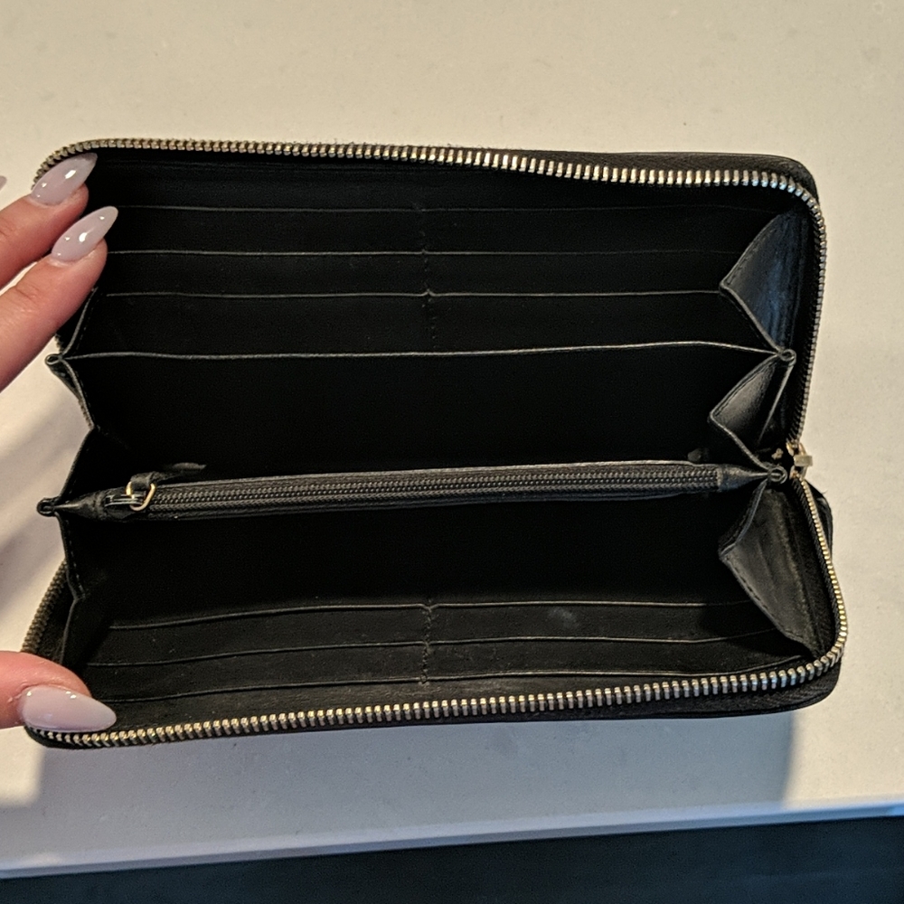 Authentic Gucci Envelope Wallet - Picture 3 of 3